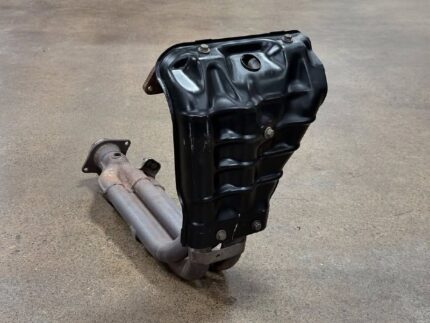Jdm 98-00 spec ITR B series header. With oem heat shield.