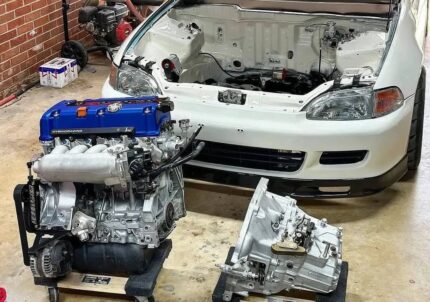 Honda K24a2 Block with a Blue Spoon Valve Cover.