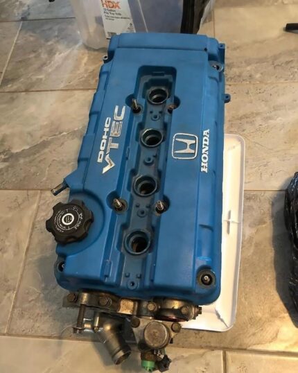 Honda B16 vtec head complete with valve cover and oil cap.